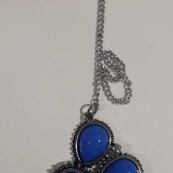 Mudd Silver-Tone Blue Statement Necklace – Bold, Elegant Women’s Fashion Jewelry - Picture 8 of 10